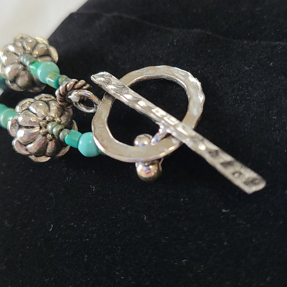 Handcrafted Necklace Unique Design Turquoise Stone Beads Silvertone Toggle Clasp - Picture 7 of 13